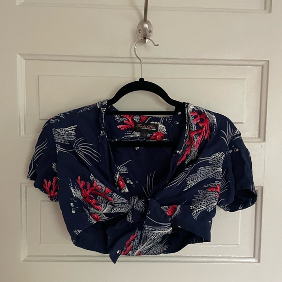 FUN CROP TOP/SHORTS SET - Picture 2 of 4